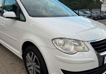 VW Touran 167.742 km 5.999 &euro; Kassel 34123